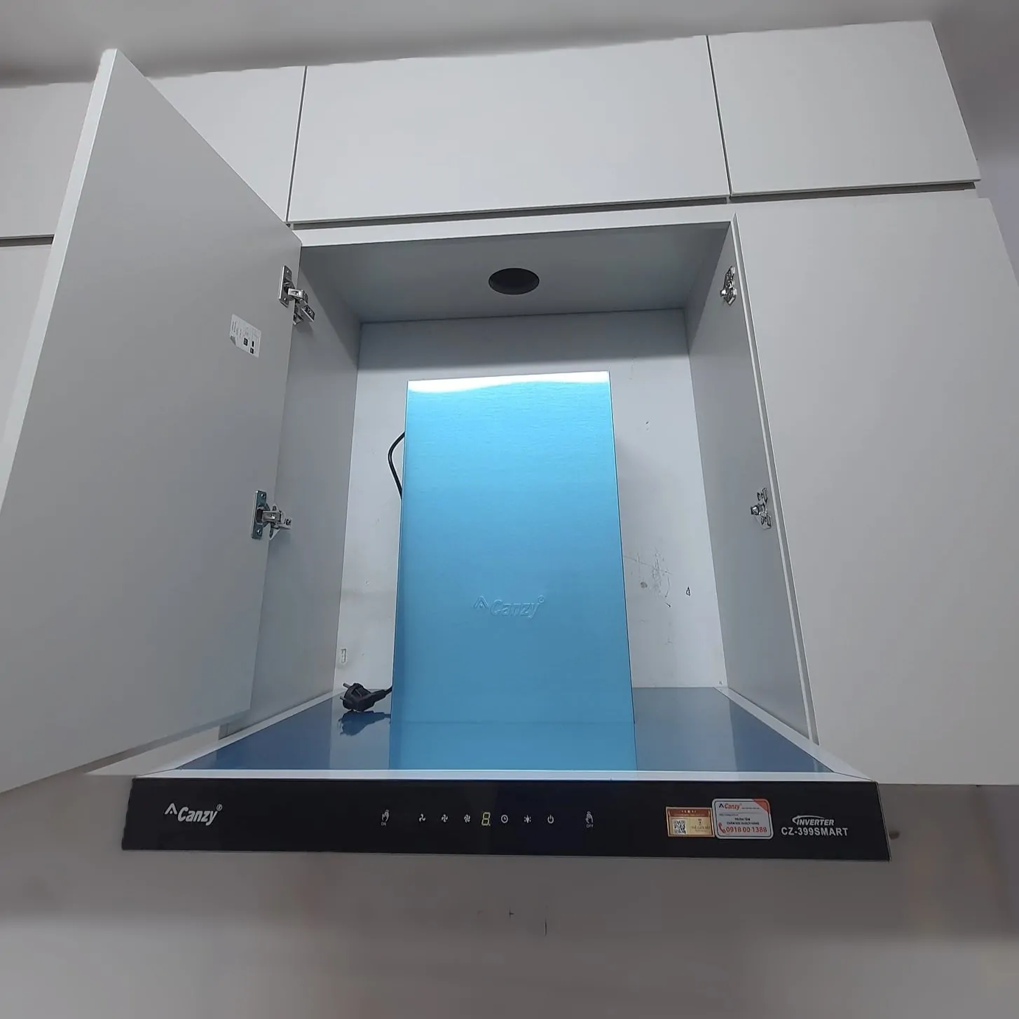 Hình ảnh thực tế máy hút mùi áp tường Canzy CZ 399 Smart Hình ảnh thực tế máy hút mùi áp tường Canzy CZ 399 Smart