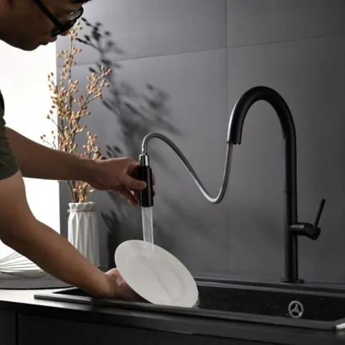 Vòi rửa bát nóng lạnh Kluger KLF0010B có dây rút 11 Hình ảnh vòi rửa bát nóng lạnh Kluger KLF0010B có dây rút