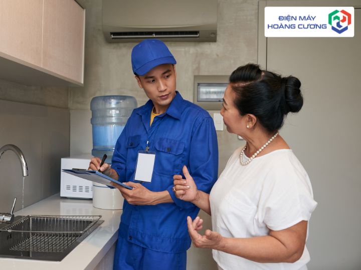 Bếp Từ Gặp Lỗi? Gọi Ngay Điện Máy Hoàng Cương – Địa Điểm Sửa Bếp Từ 24/7, Uy Tín Toàn Quốc 2 Kỹ thuật viên triển khai sửa chữa