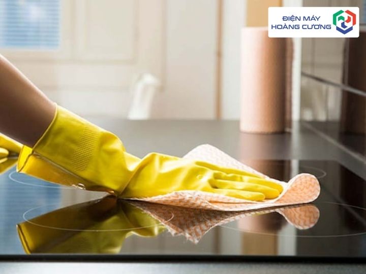 Thay Bo Mạch Bếp Từ Giá Rẻ - Linh Kiện Chính Hãng - Uy Tín Nhất 2025 6 Vệ sinh bếp từ đúng cách