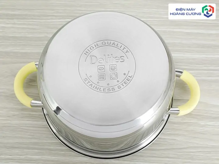 Bộ nồi bếp từ Malloca loại nào tốt? Top 3 sự lựa chọn "chuẩn gu" cho gian bếp hiện đại 7 vệ sinh và lau khô đáy nồi sau khi sử dụng