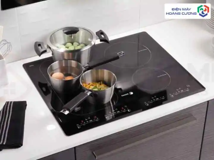 bếp từ 4 vùng nấu dùng trong không gian nào