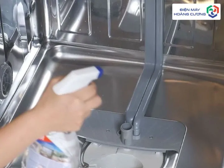 Địa Chỉ Mua Máy Sấy Chén Bát Malloca Uy Tín Tại Nghệ An - Top 8 mã đáng mua nhất 2026 11 Vệ sinh máy sấy chén bát Malloca