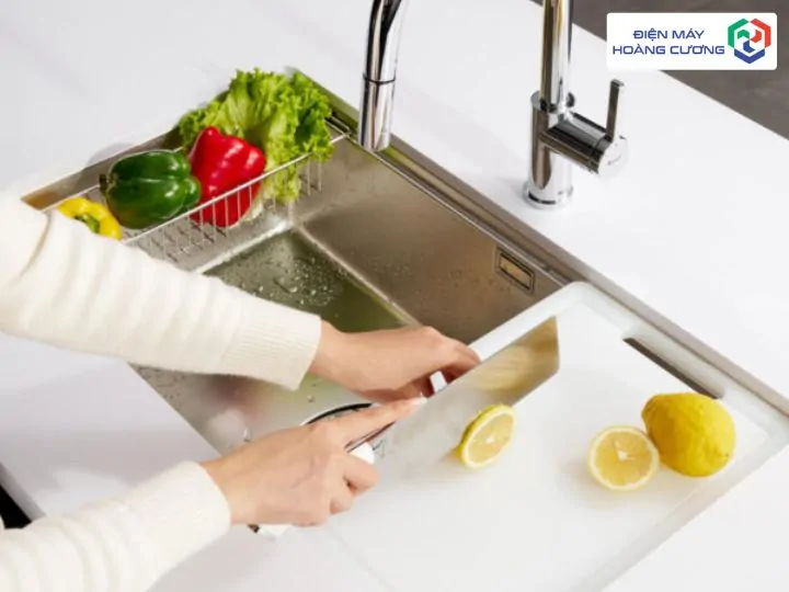 5 Giải Pháp Thiết Kế Nhà Bếp Tiện Nghi Với Thiết Bị Từ Điện Máy Hoàng Cương 2 Trạm sơ chế chậu vòi đa năng